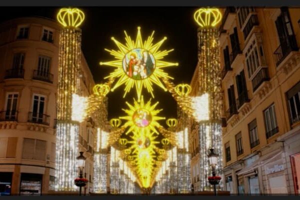 Nå tennes 2,7 millioner julelys i Málaga by