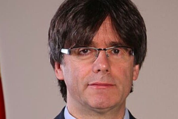Carles Puigdemont får vende hjem etter ni år i eksil